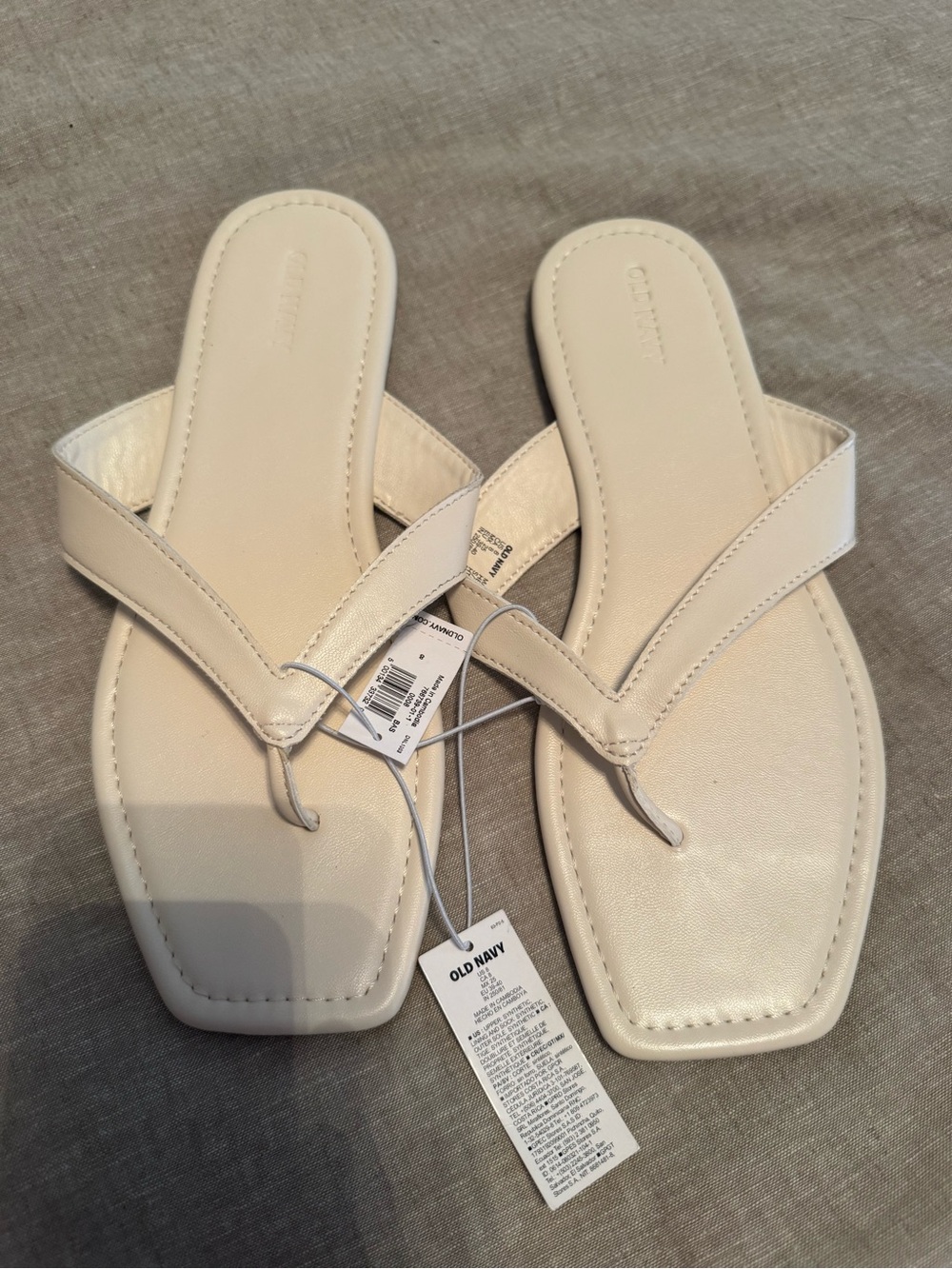Old Navy Women's Cream Square-Toe Thong Sandals